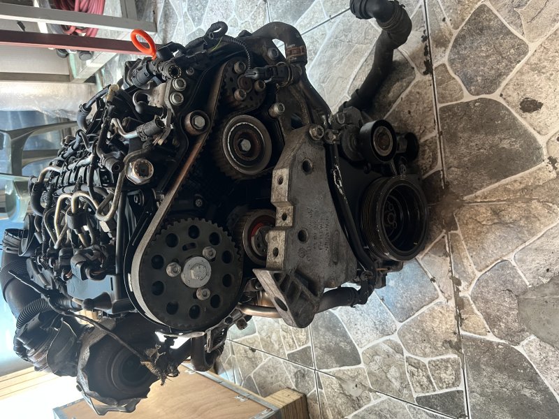 VW PASSAT 1.6 TDI CAY KOMPLE MOTOR