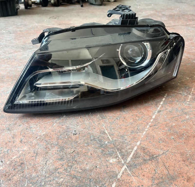 AUDİ A4 SOL FAR 2008-2012 8K0941029C